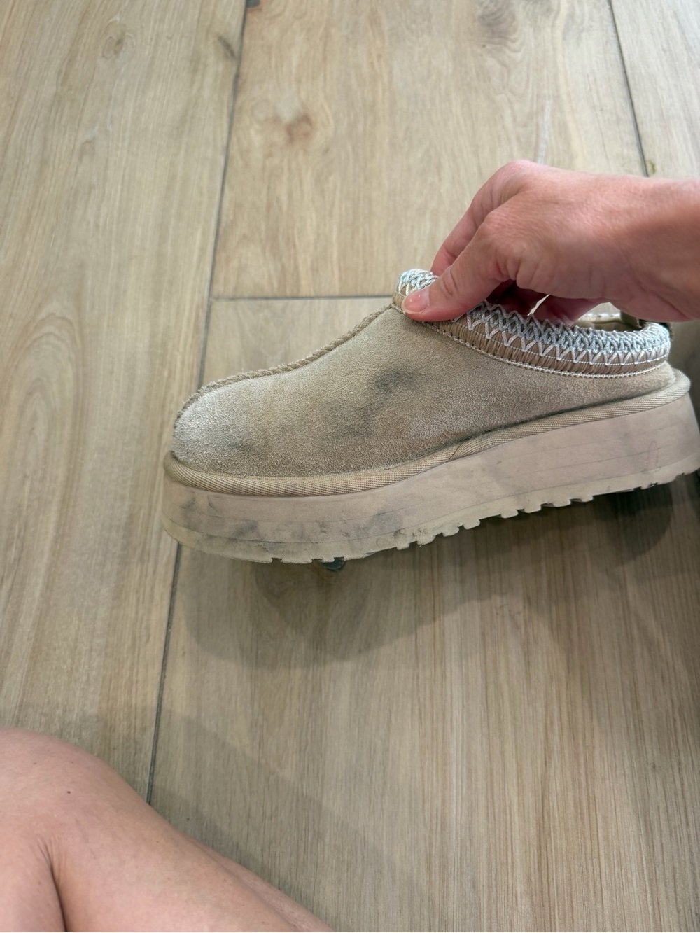 UGGS - Picture 9 of 12